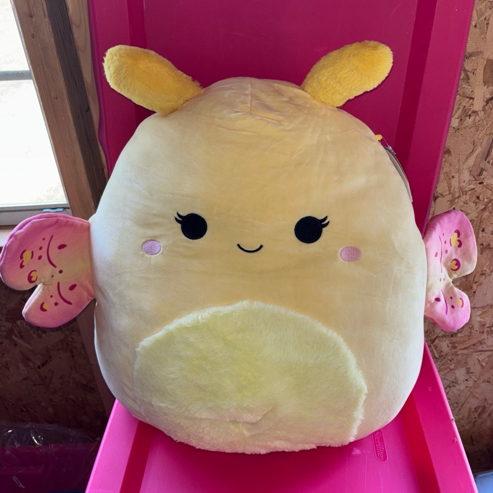 NWT Miry the Moth Squishmallows 16"